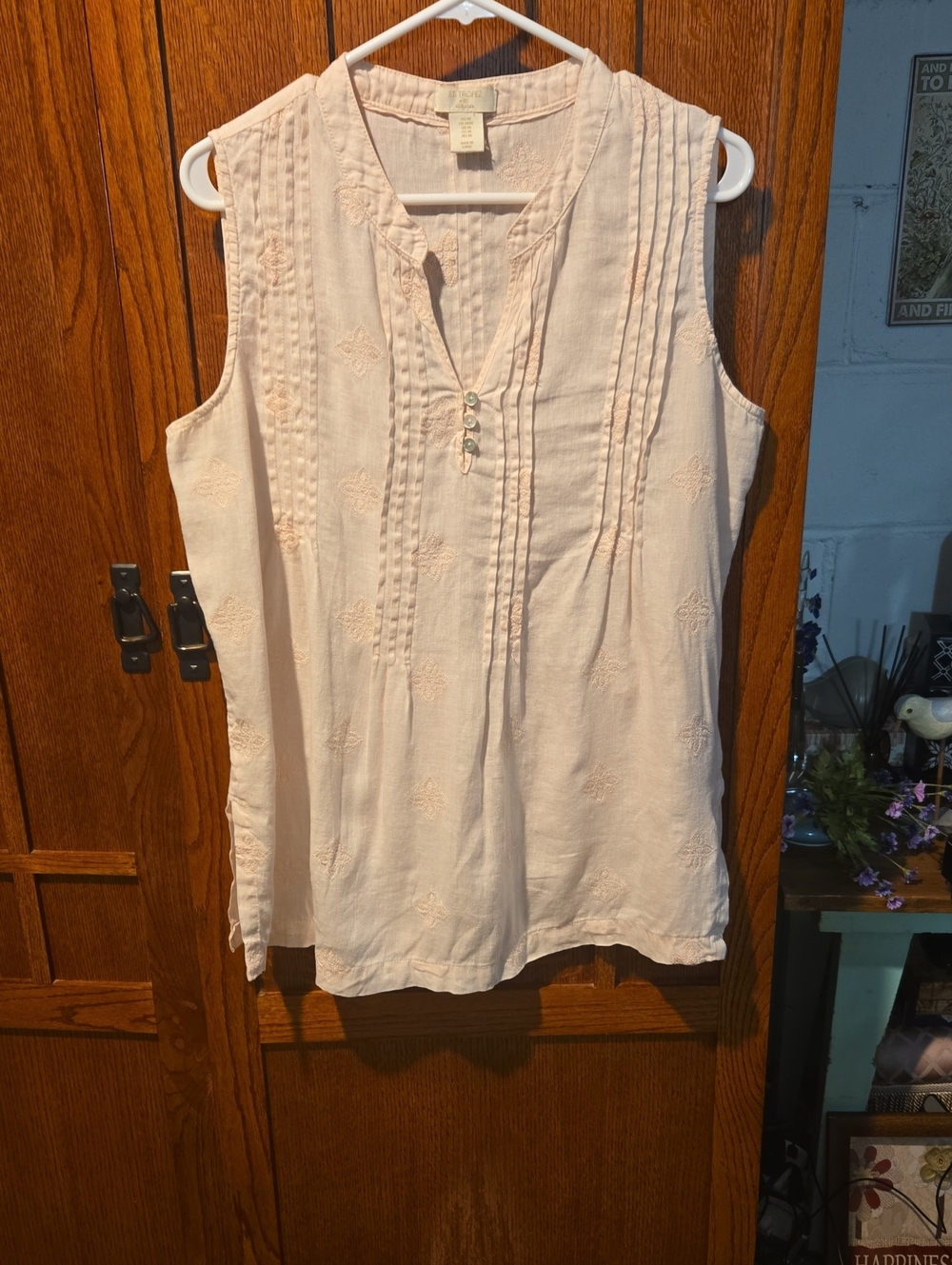 Size Medium St. Tropez Linen Blouse